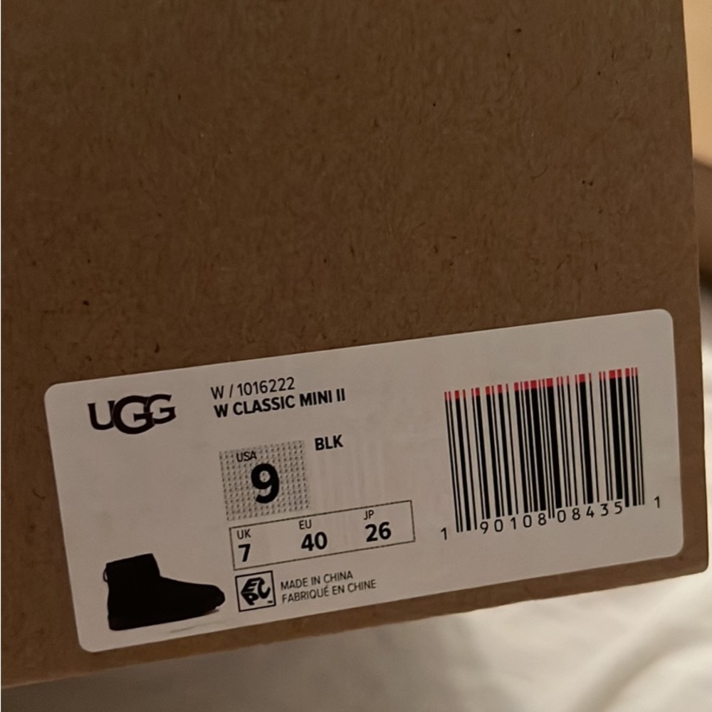 Brand new size 9 classic mini ugg